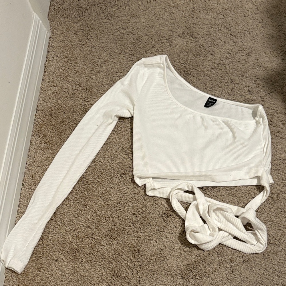 SHEIN White Asymmetrical Crop Top